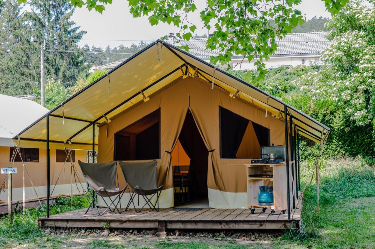 Camping Onlycamp Des Halles Decize Exterior photo